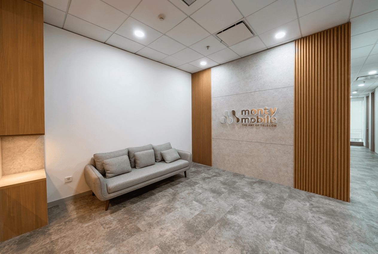 Monty Mobile — Design & Build, Noble House